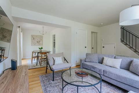 Living Room / Lounge