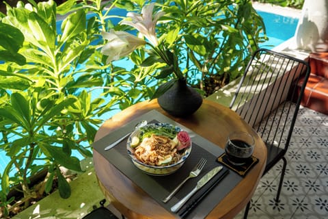 Daily local cuisine breakfast for a fee