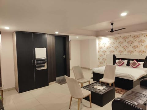Laptop workspace, rollaway beds (surcharge), WiFi (free), bed sheets