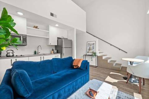 Welcome to our cozy and stylish loft in downtown Texas!