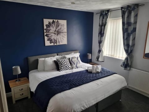 House | 7 bedrooms, iron/ironing board, free WiFi, bed sheets