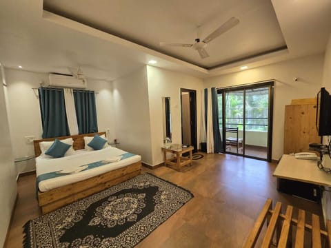 Premier Room | Free WiFi, bed sheets
