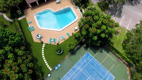 Pool - Large community pool.