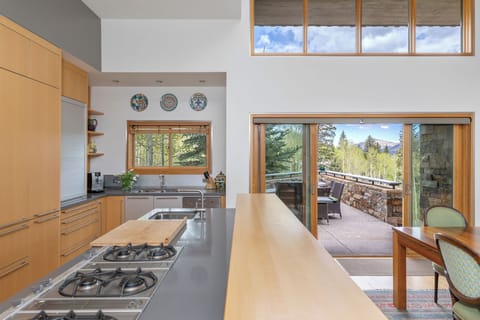 Kitchen - Opens to western deck with amazing views