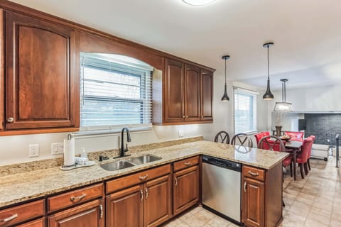 Fully equipped kitchen