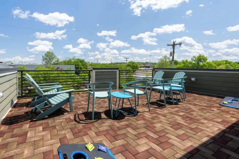 The Third Level deck will amaze with fabulous views of Fat Bottom Brewery, abundant seating, and cornhole