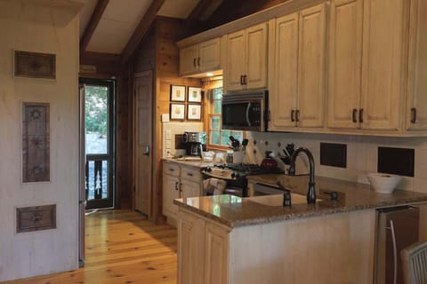 The kitchen is stocked with all the essentials you need to make everything from a full gourmet to lunch on the go.