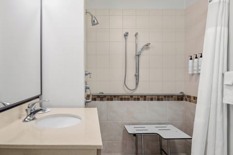 Suite, 1 King Bed with Sofa bed (Mobility/Hearing Access, Roll-In Shwr) | Bathroom | Combined shower/tub, hair dryer, towels