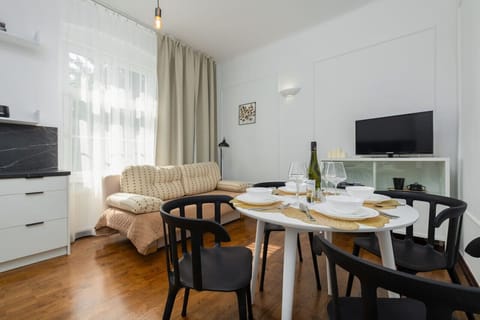Sofa Bed and Smart TV | Book Now with RENTUJEMY.COM