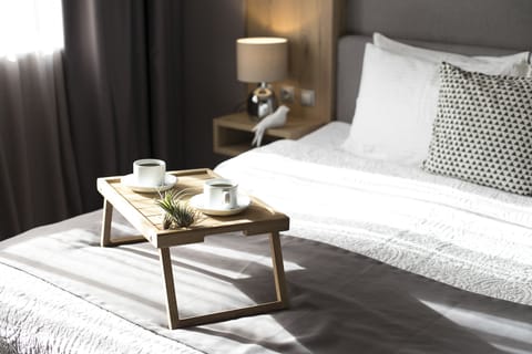 Executive Double or Twin Room, 1 Queen Bed | Minibar, in-room safe, desk, blackout drapes