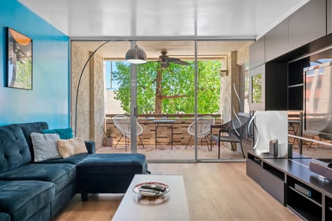 Classic Apartment | Living area | Flat-screen TV
