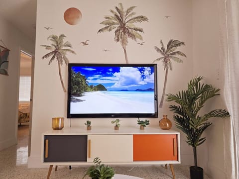 65" Smart TV
