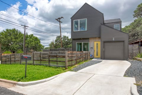 1 car garage, 2 driveway parking spots