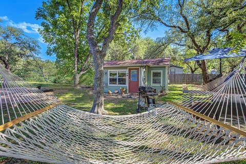 Outdoor dining, hammock, BBQ grill, cornhole