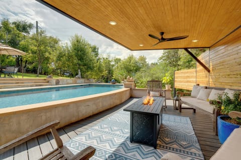 Austin Vacation Rental | 5BR | 3.5BA | 3,400 Sq Ft | 4 Steps Required