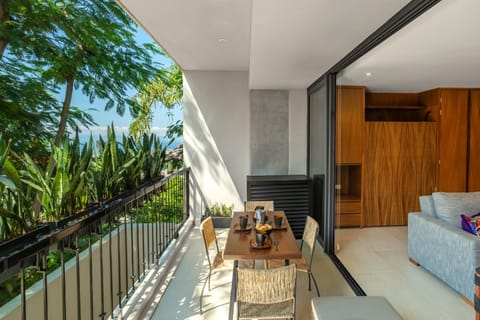 Condo - Image 2