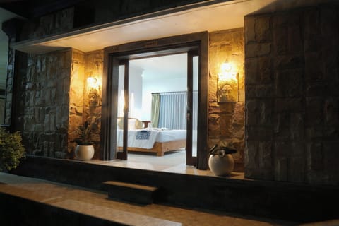 Family Room, Balcony | Desk, free WiFi, bed sheets