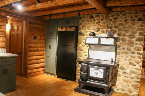 Country Charm electric range