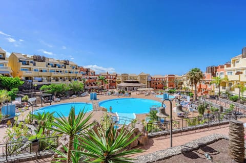 Complex Pool with Pool Bar and Sun Loungers