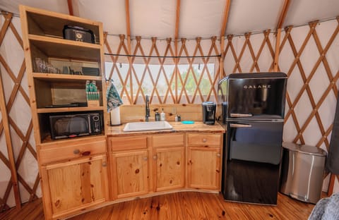 The Kitchenette is equipped with everything needed for a delicious meal at home!