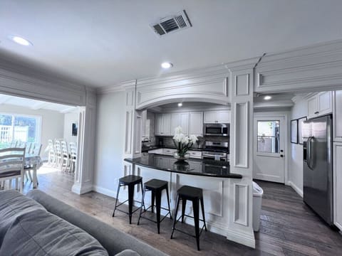 House, Multiple Beds, Pool Access, Pool View (Destination #01) | Interior