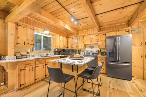 The perfect spot to share meals, stories, and plan tomorrow’s adventures at Creekside Lodge!