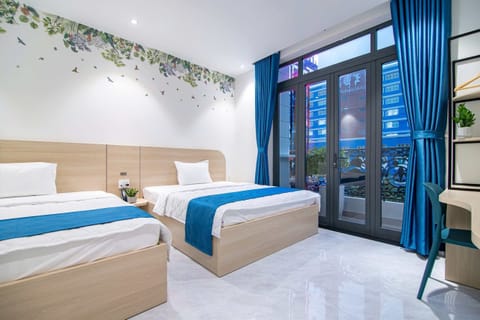 Deluxe Twin Room | Desk, free WiFi