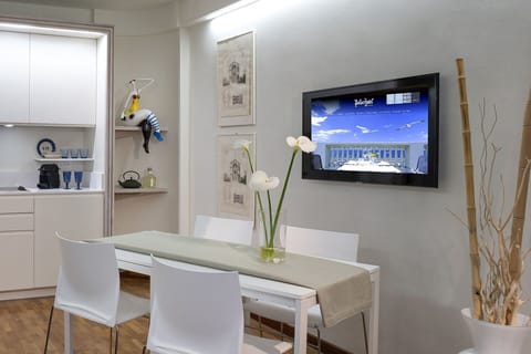 Autumn, Living Room, Spring, Summer, Winter