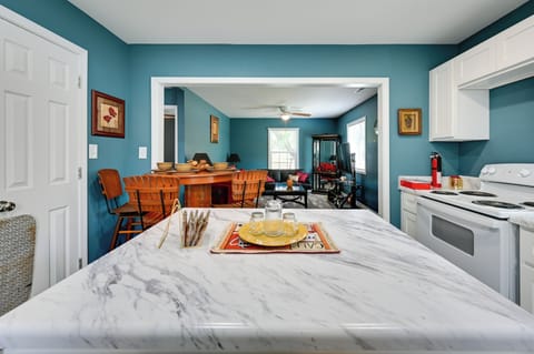 House (2 Bedrooms) | Interior