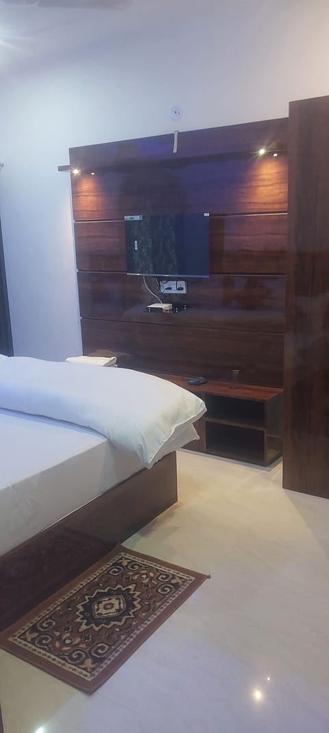 Deluxe Double Room, Garden View | Free WiFi