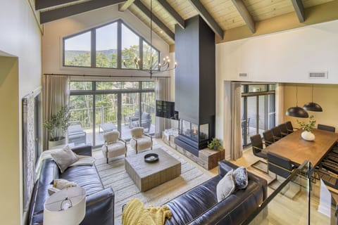 Exclusive Condo, Mountain View | Living area