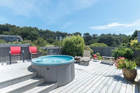 Private hot tub
