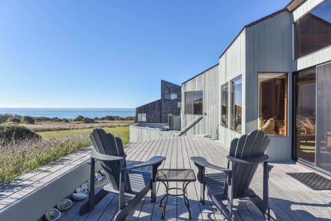 Deck with patio seating