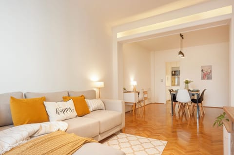 Apartment | 4 bedrooms, free WiFi