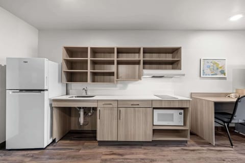 Laptop workspace, free WiFi, bed sheets