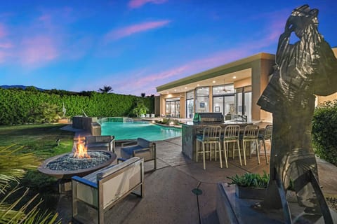 'Sun Stone' Half an acre in Rancho Mirage House in Rancho Mirage