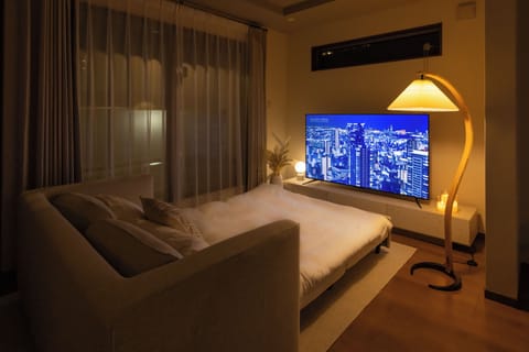 Premium House, 3 Bedrooms, Non Smoking, Kitchen | Living room | Flat-screen TV