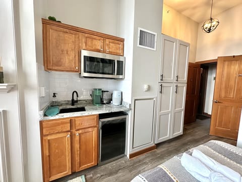 Indoors, Microwave, Oven, Kitchen, Sink