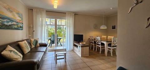 Vacation apartment D10 - "Achter Seestern" - 3-room apartment near the beach with balcony and Apartment in Müritz