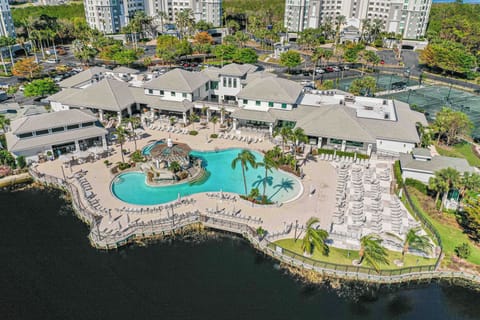 DN905 - Welcome to The Dunes, Naples, a resort style community surrounded by world-class
amenities and walking distance to the beach.