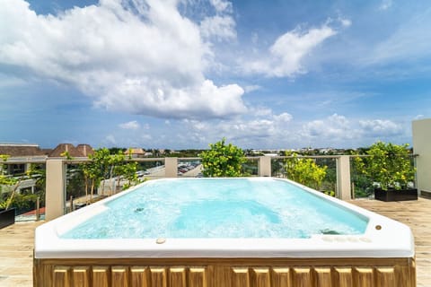 Relax and unwind in your jacuzzi after a day of exploring