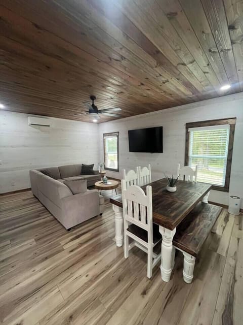 dab01a80-618c-4bfa-8148-ea65f17e1c61