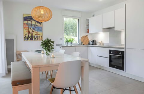 Casa-Jardin Secret: Apt climatisé avec piscine Apartment in Antibes