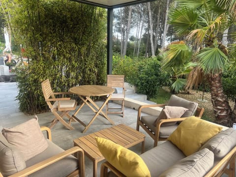 Chambre D'hôte Dans un Lieu D'exception Original et Authentique Bed and Breakfast in Sanary-sur-Mer