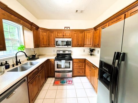 Kitchen: Enjoy making your meal in our fully stocked kitchen