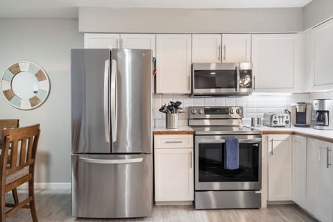 Fully furnished and equipped kitchen