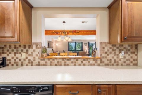 Fully furnished and equipped kitchen