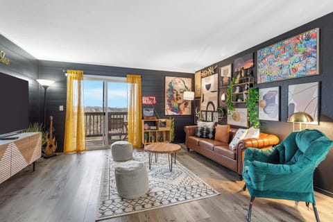 Welcome to Marilyn's Modern Hideaway!