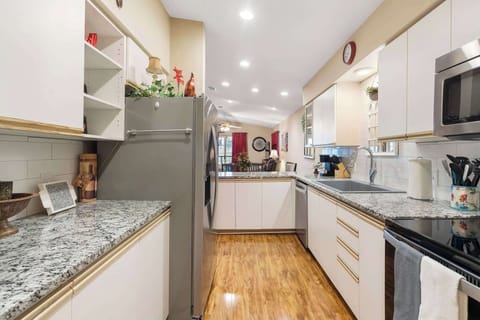 Fully equipped kitchen