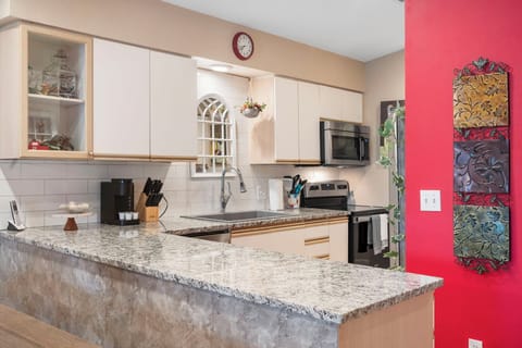 Fully equipped kitchen